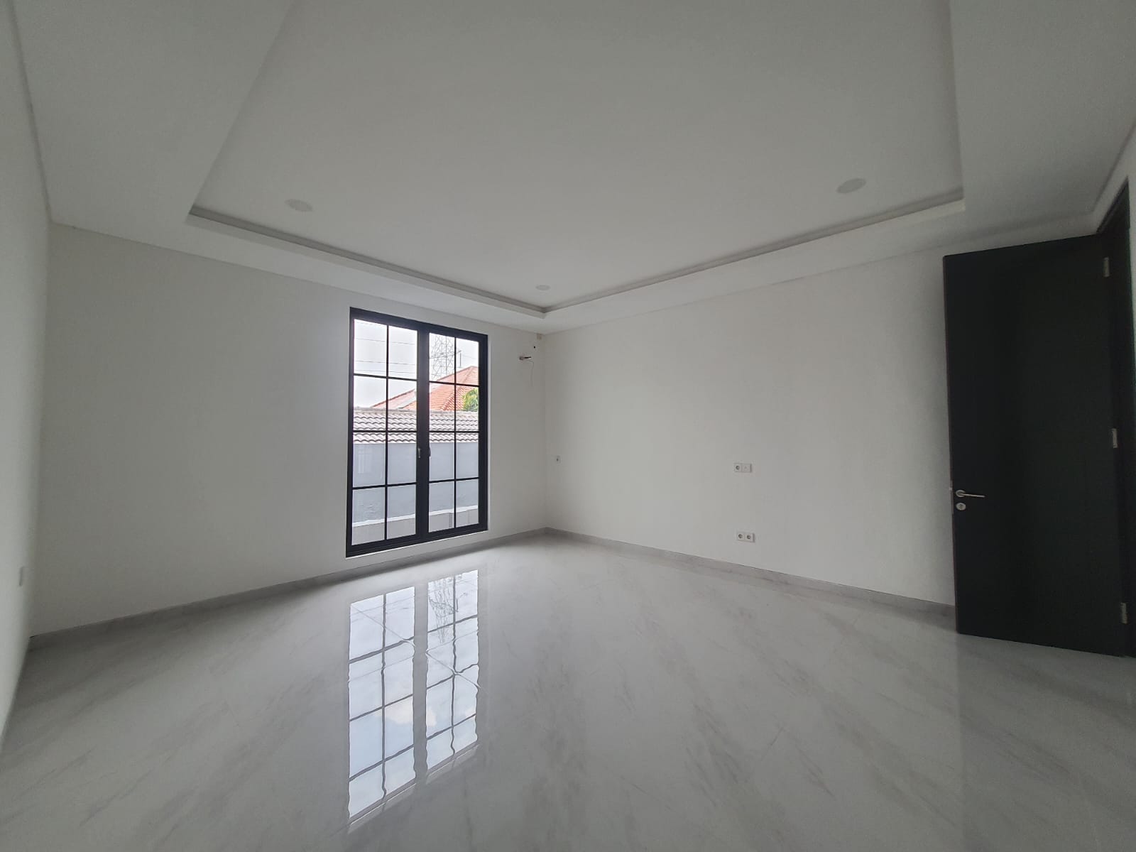 Jual Rumah Baru Mewah di CitraLand, Surabaya.