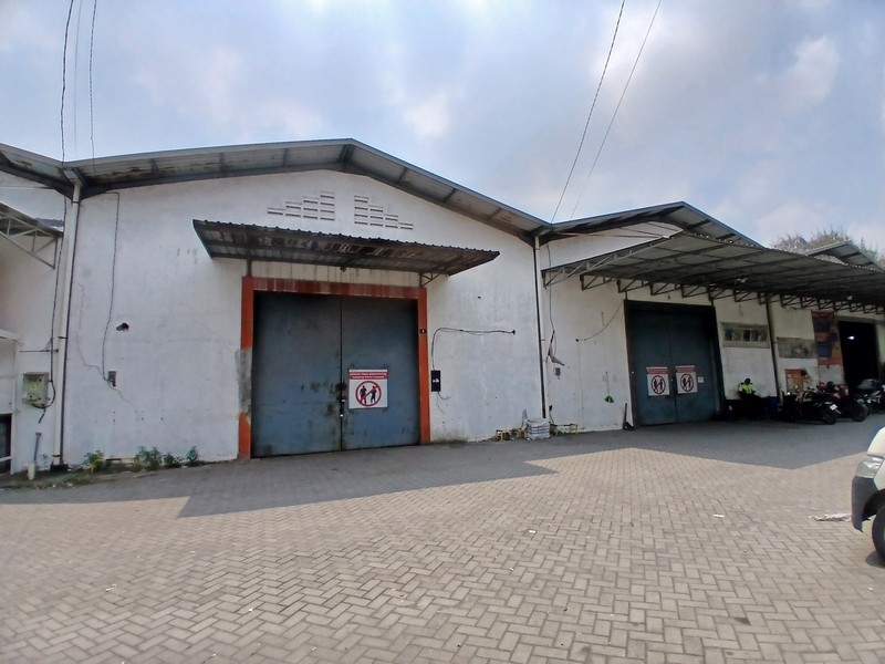 Sewa 2Unit Gudang Jadi 1 Gudang Strategis di Raya Taman Sidoarjo