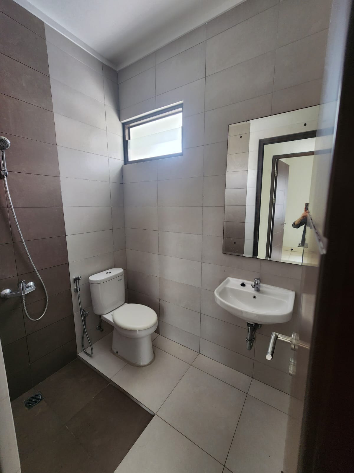 Dijual rumah rapi siaphuni di Summarecon Bekasi Cluster Burgundy