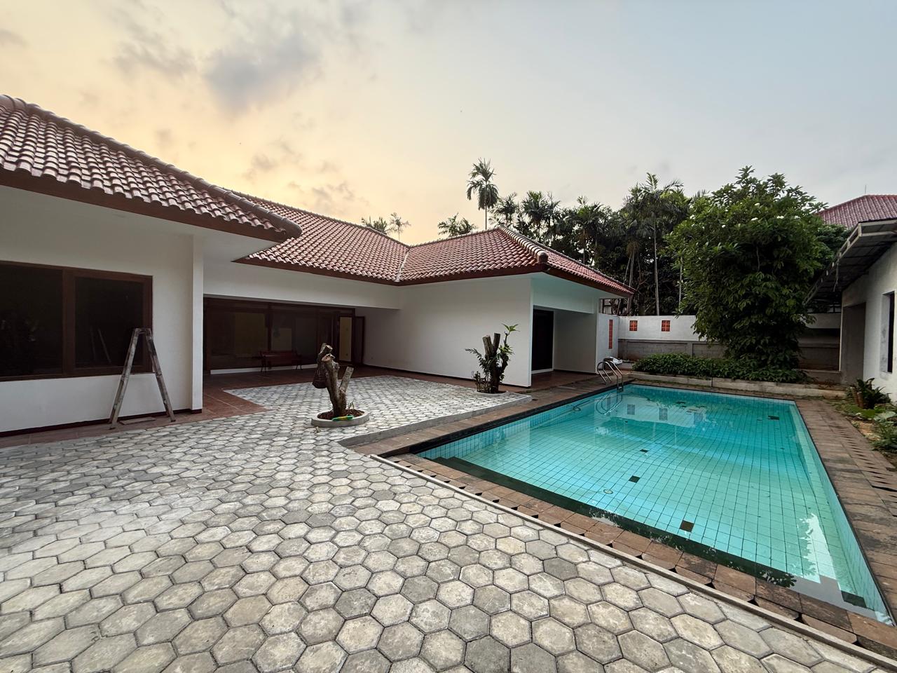 Disewakan rumah tinggal asri siap huni area Ampera, Kemang