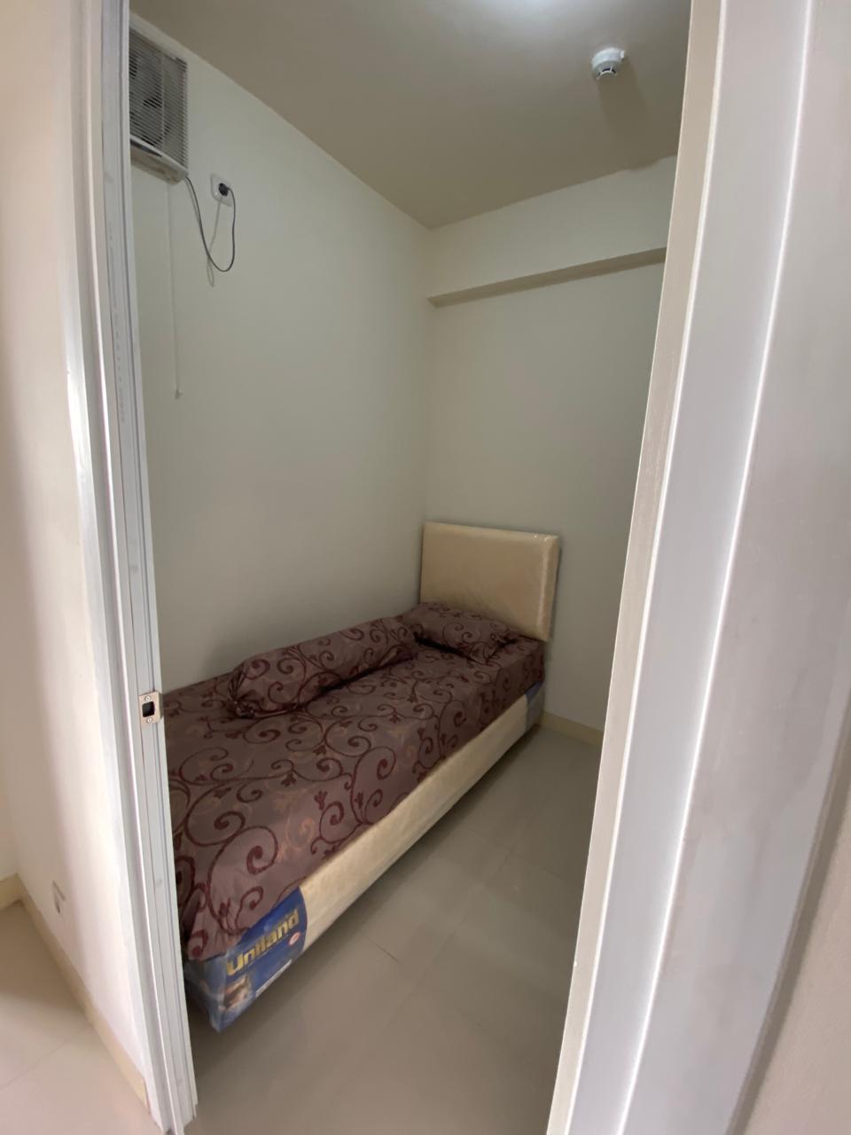 Dijual apartemen Green Pramuka City 2BR furnished harga murah