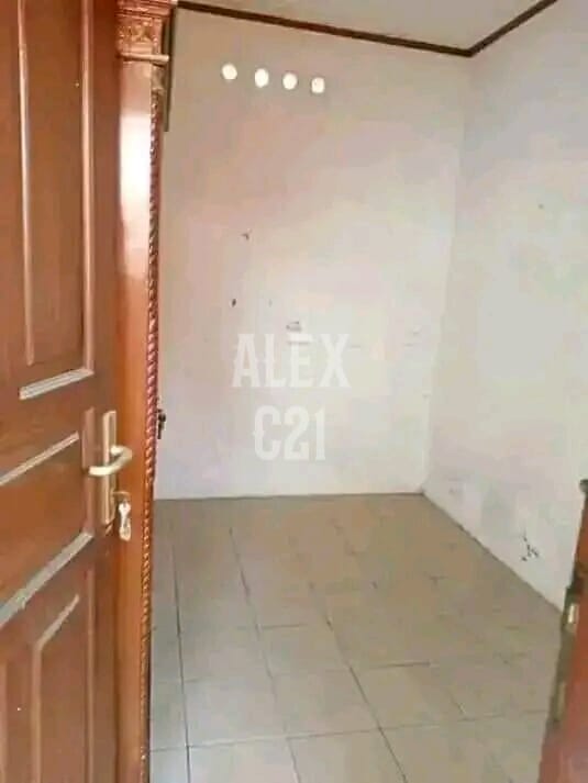 Dijual BU rumah + kost di Rawangun, Jakarta Timur