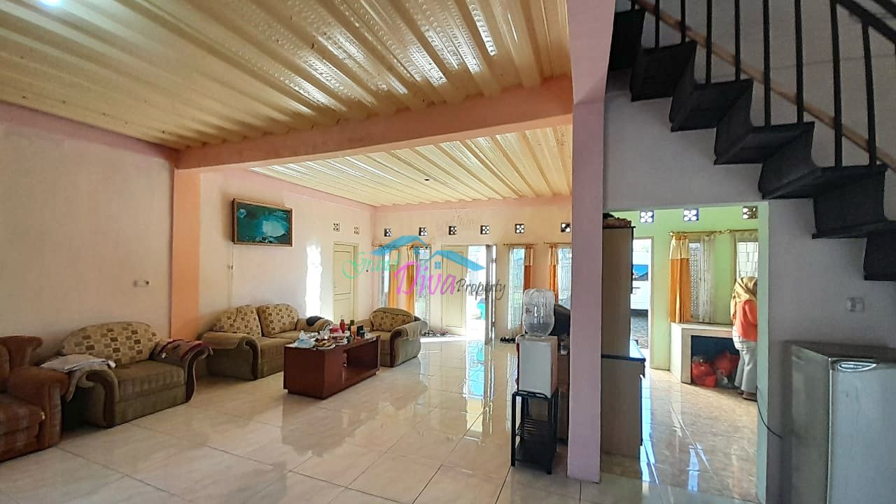 RUMAH SEMI VILLA 8 KAMAR DI PANGALENGAN BANDUNG DENGAN VIEW KEBU