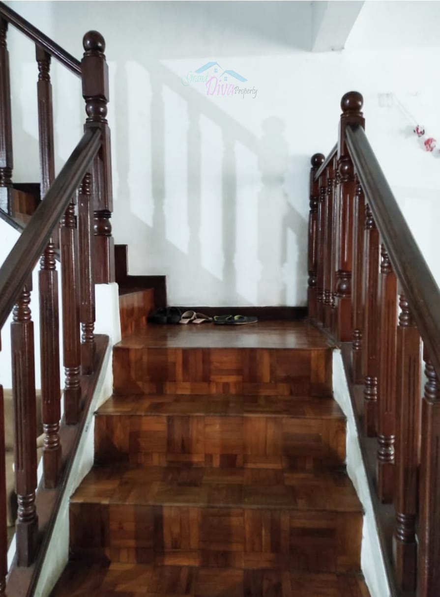 RUMAH DI NUSA INDAH JAKA SETIA