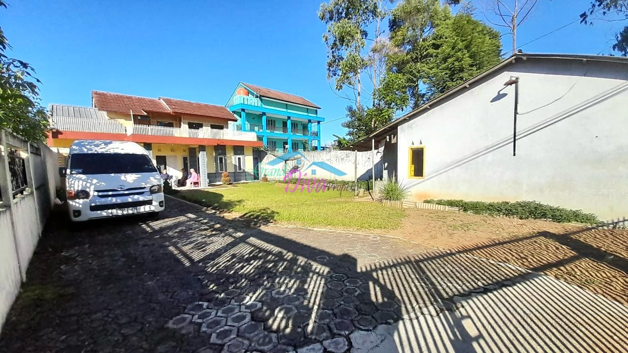 RUMAH SEMI VILLA 8 KAMAR DI PANGALENGAN BANDUNG DENGAN VIEW KEBU