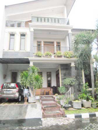 RUMAH DI VILLA JAKASETIA BEKASI SELATAN