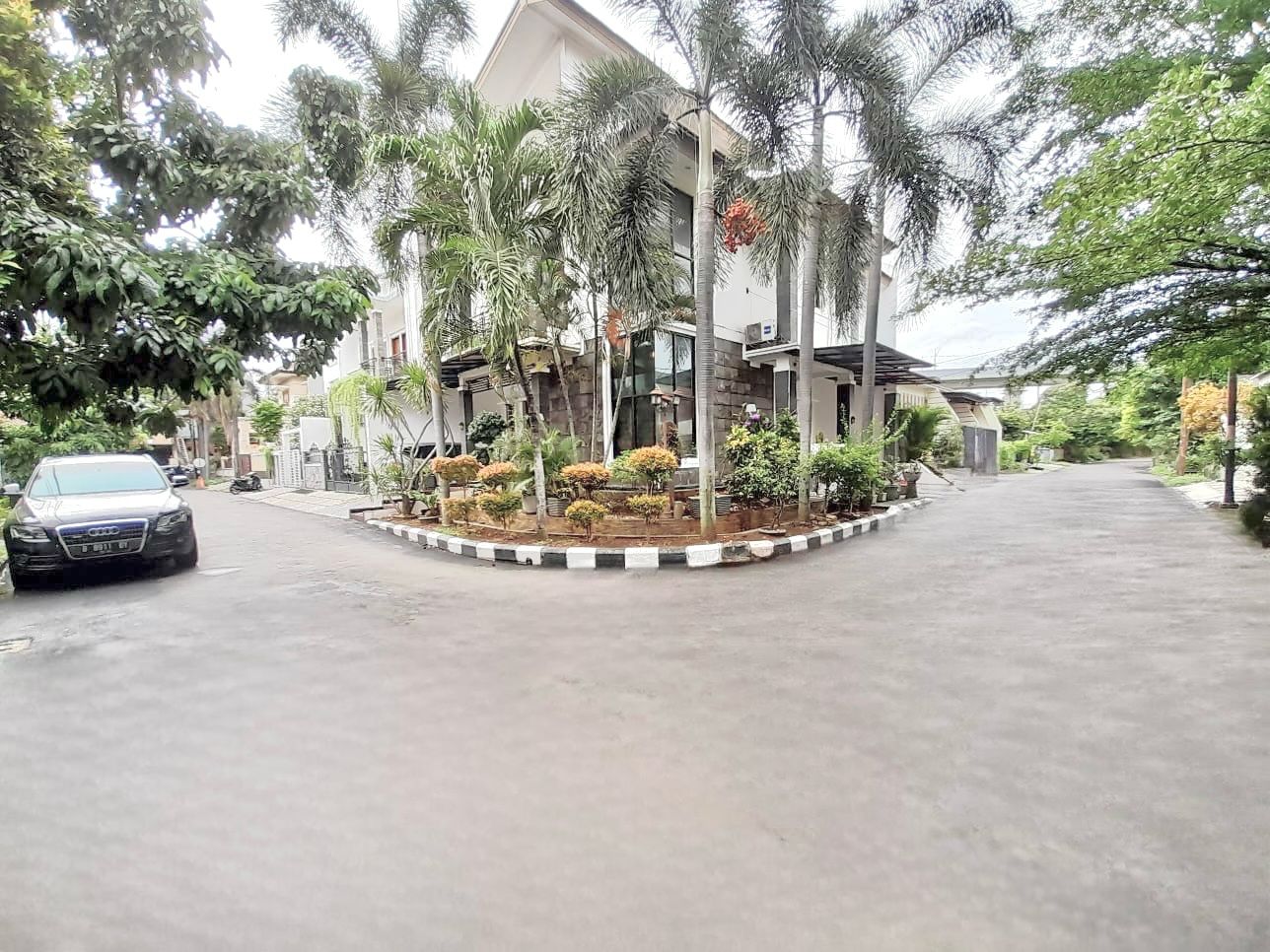 RUMAH DI VILLA JAKASETIA BEKASI SELATAN