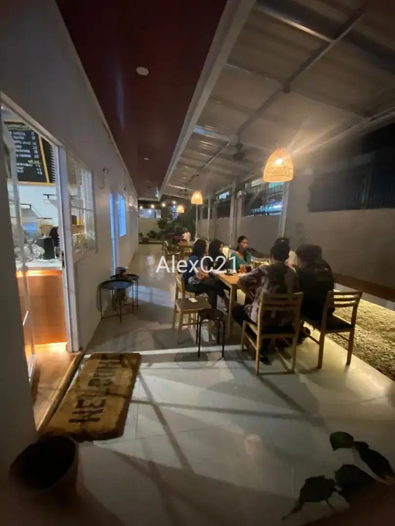 Dijual rumah kost + ruang usaha cafe di Perdatam, Pancoran