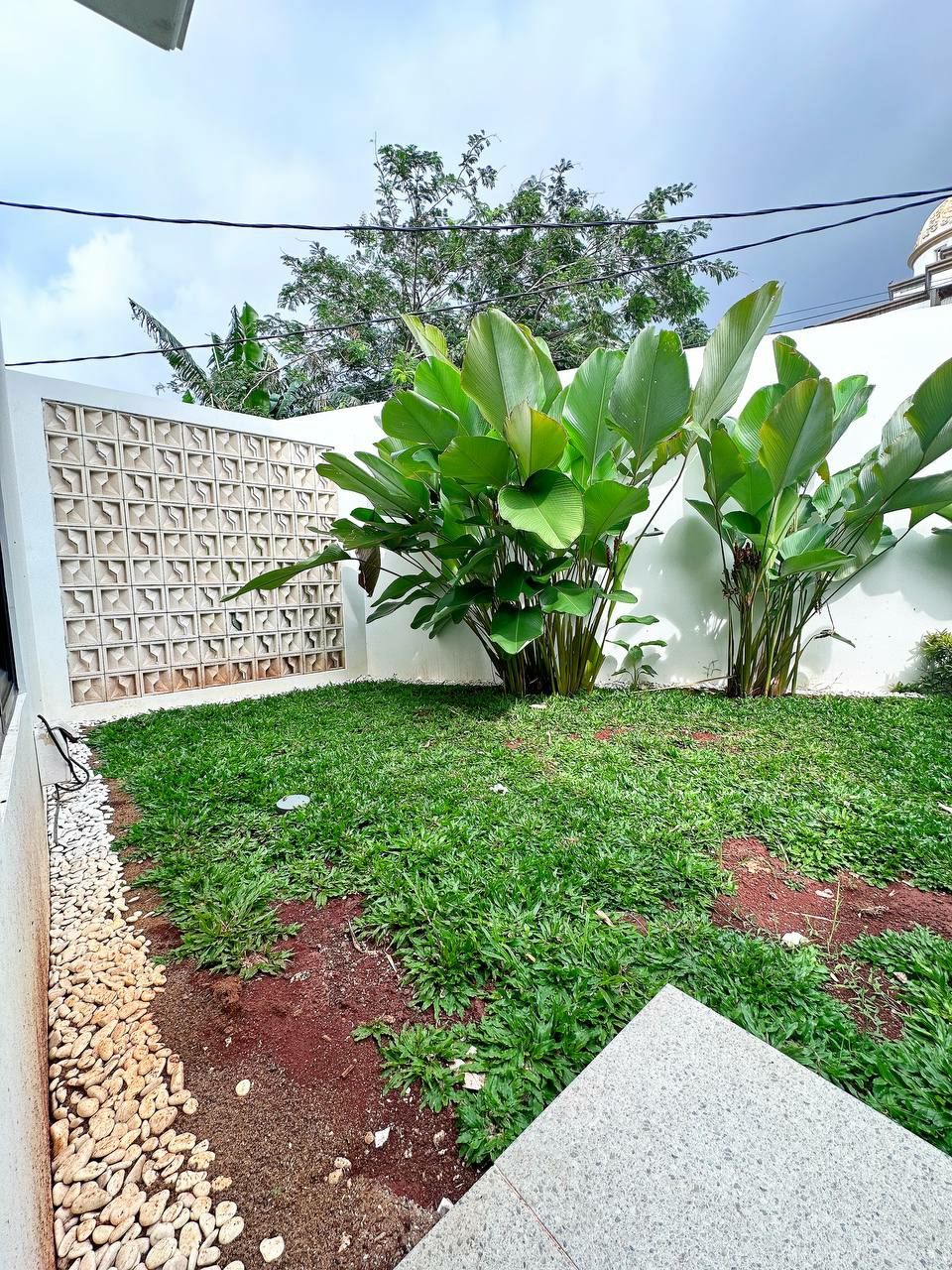 Rumah dua lantai ready stock dekat lrt Cikunir Jatibening Bekasi