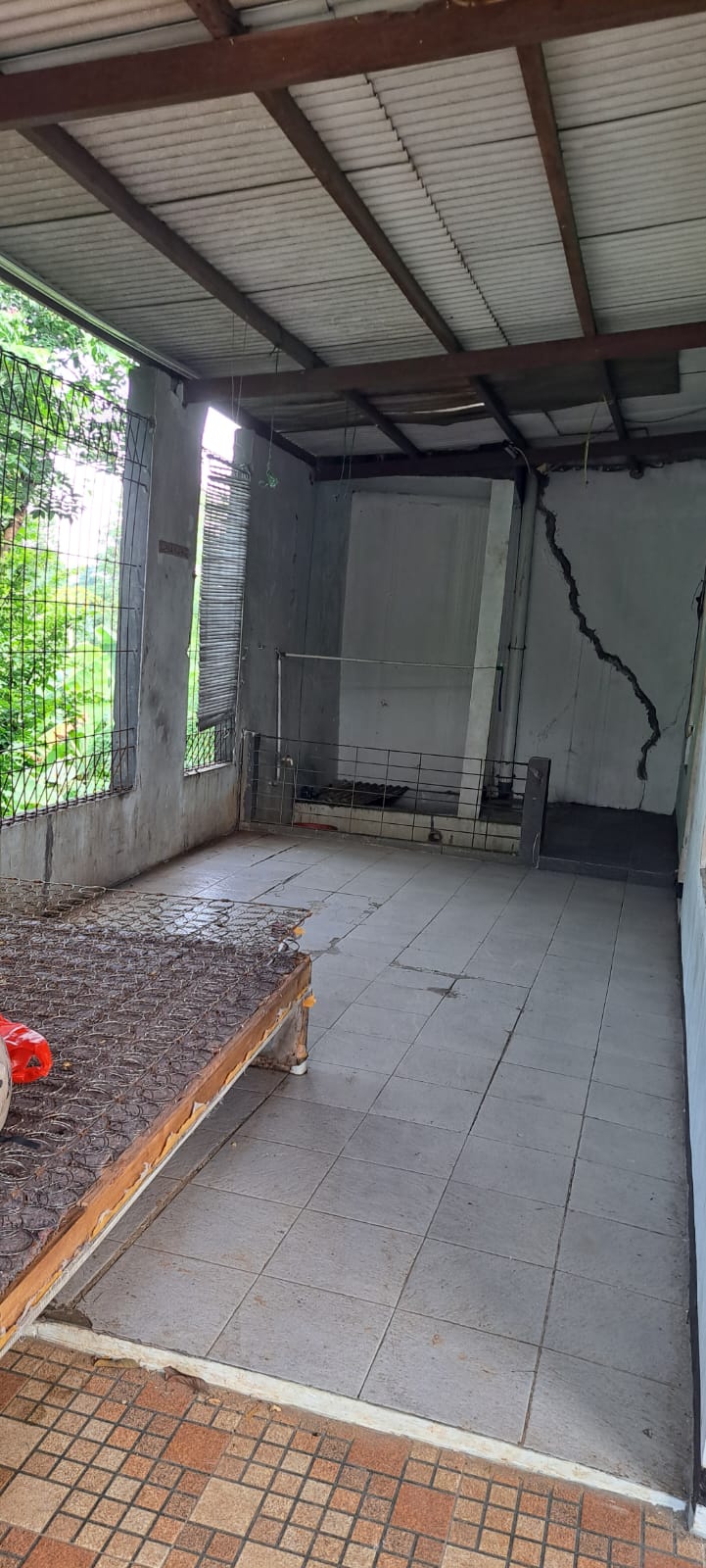 Dijual Butuh Rumah induk dan 3 pintu kontrakan