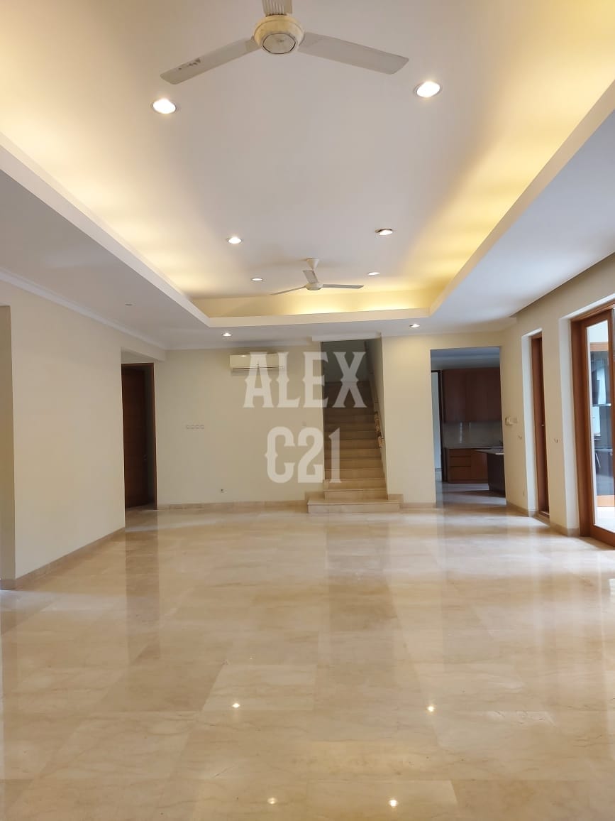 Jual rumah mewah desain tropis area Kemang, Jakarta Selatan