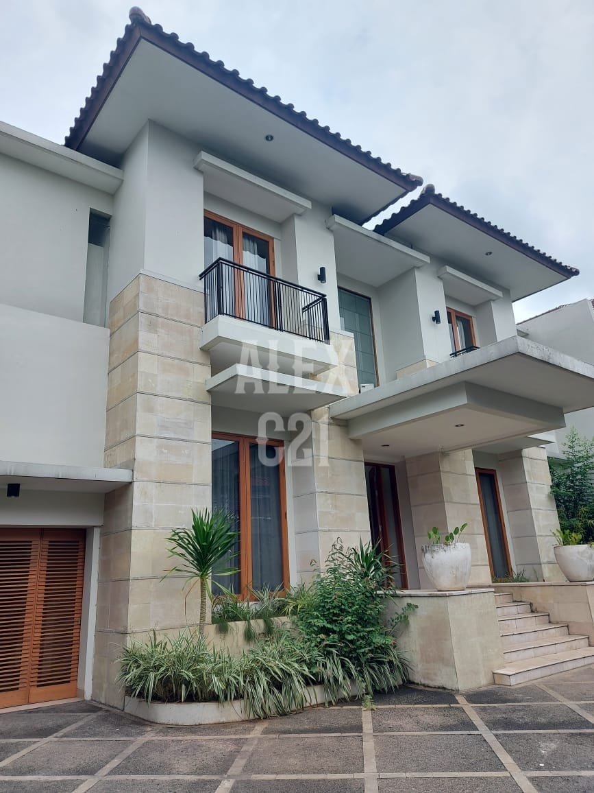 Jual rumah mewah desain tropis area Kemang, Jakarta Selatan