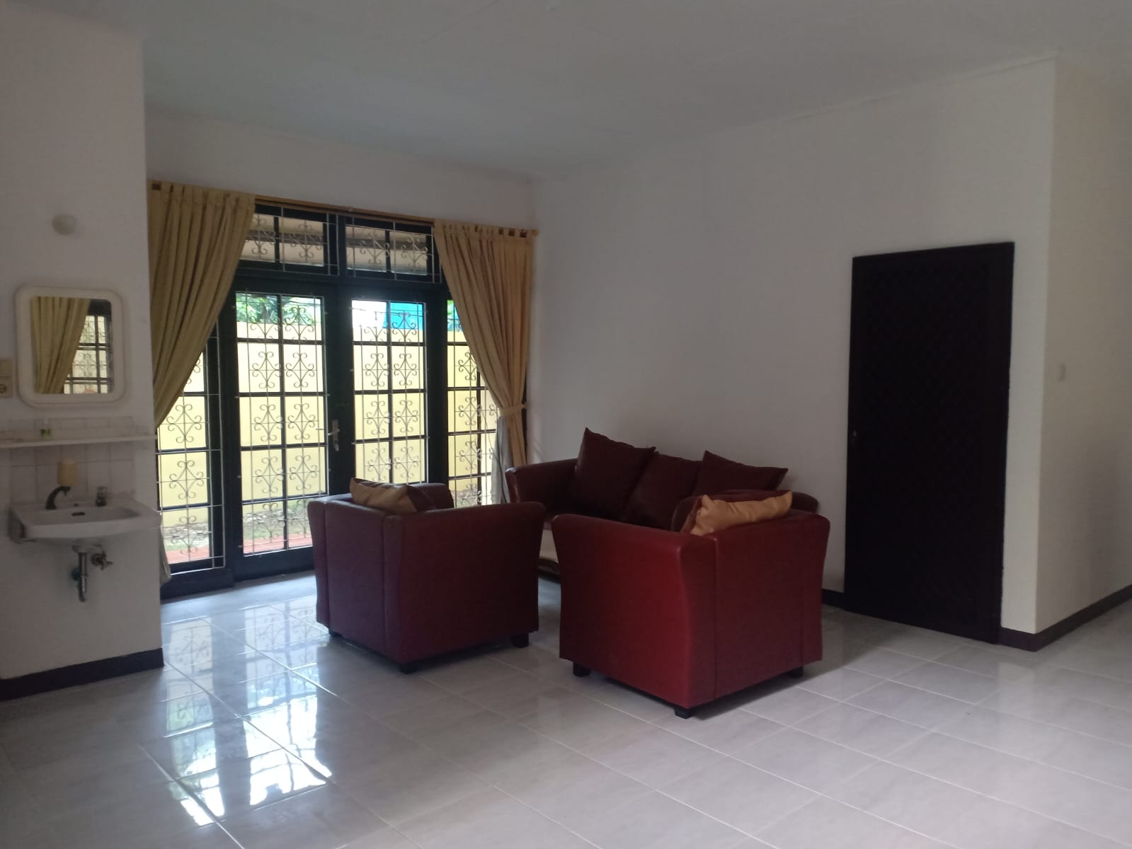 Jual rumah cantik di Cipinang Indah, Pondok Bambu, Duren Sawit