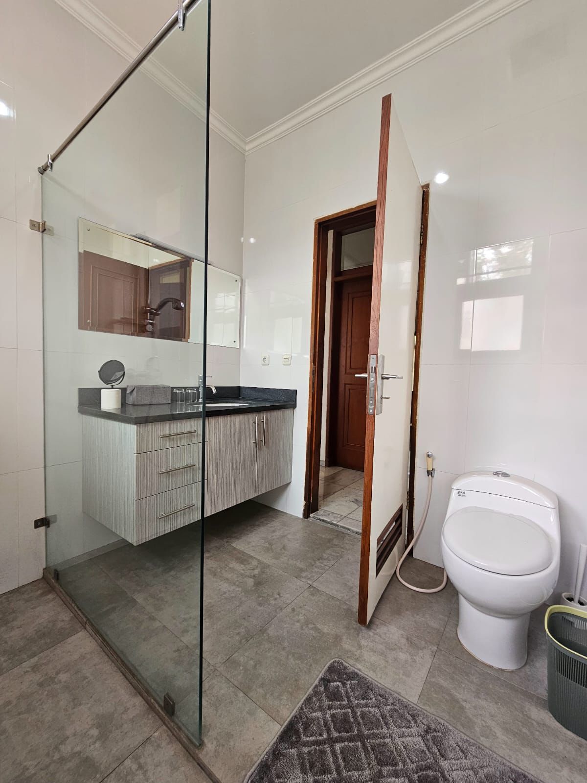 Sewa rumah mewah dalam Komplek di Pejaten Barat, Pasar Minggu