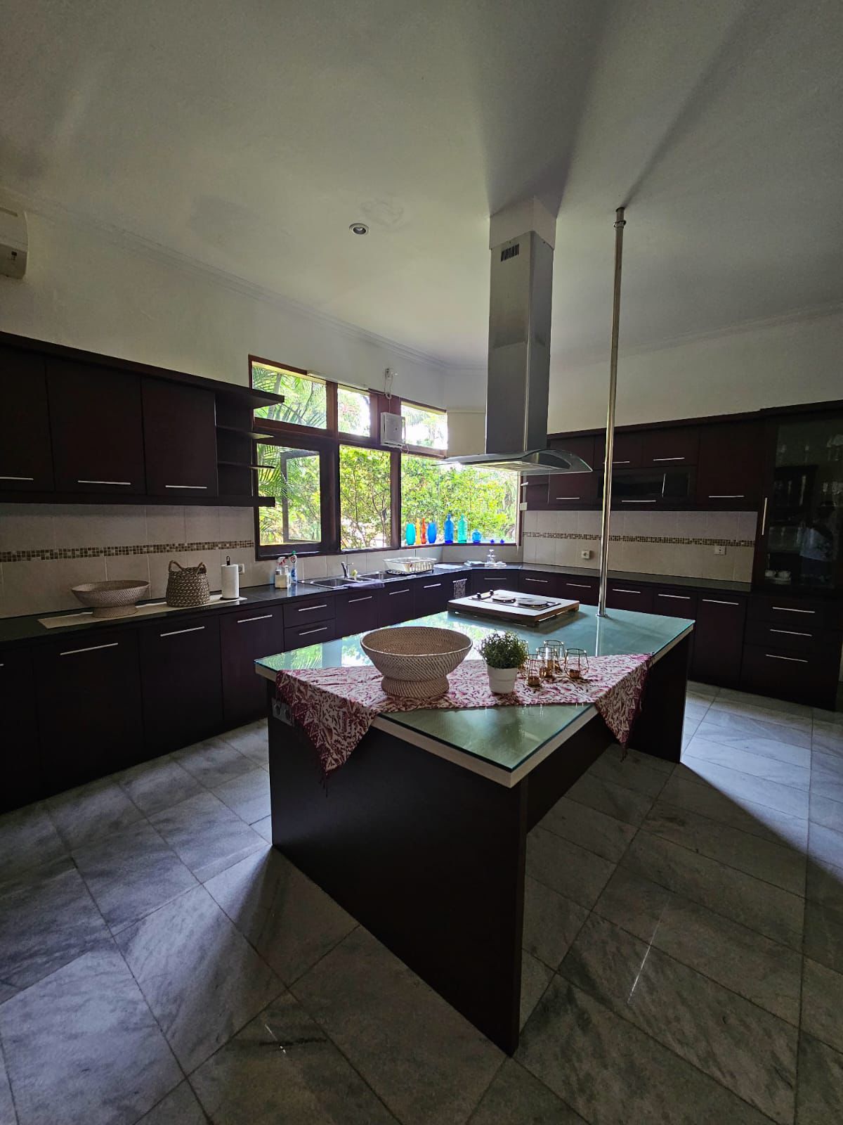 Sewa rumah mewah dalam Komplek di Pejaten Barat, Pasar Minggu