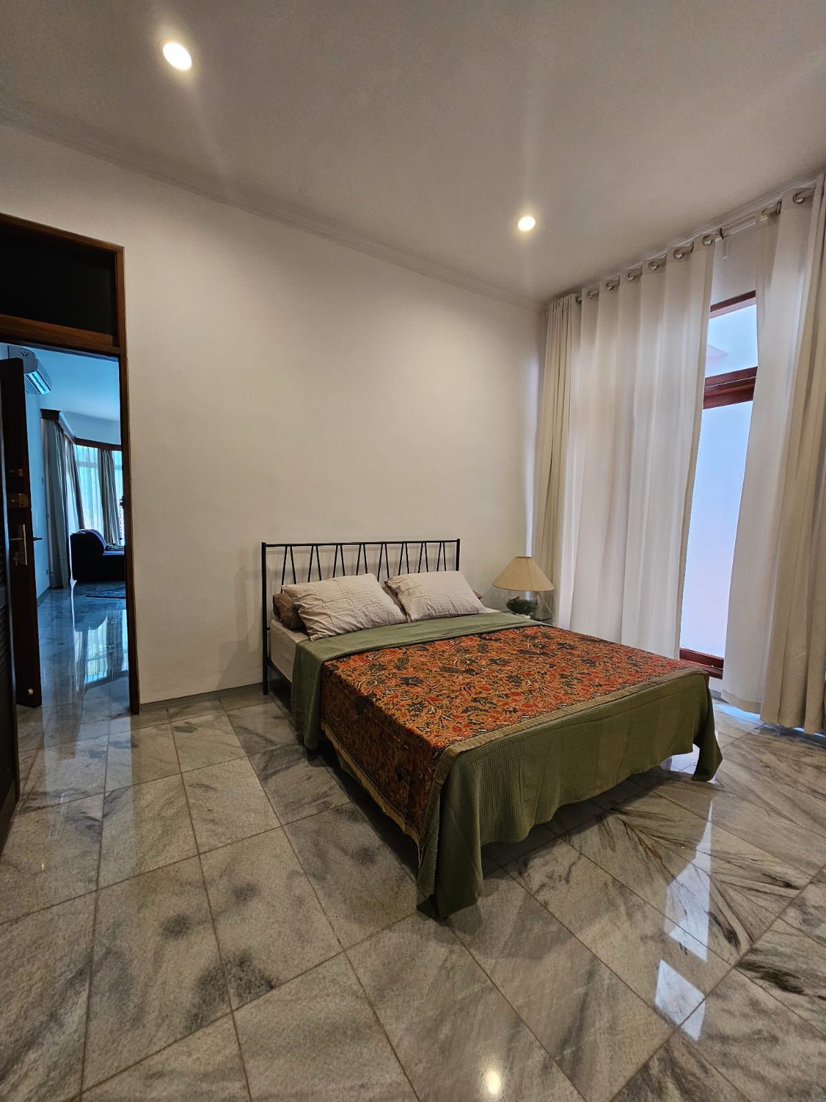 Sewa rumah mewah dalam Komplek di Pejaten Barat, Pasar Minggu