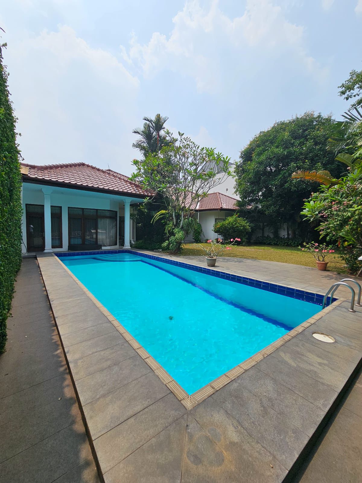 Sewa rumah mewah dalam Komplek di Pejaten Barat, Pasar Minggu