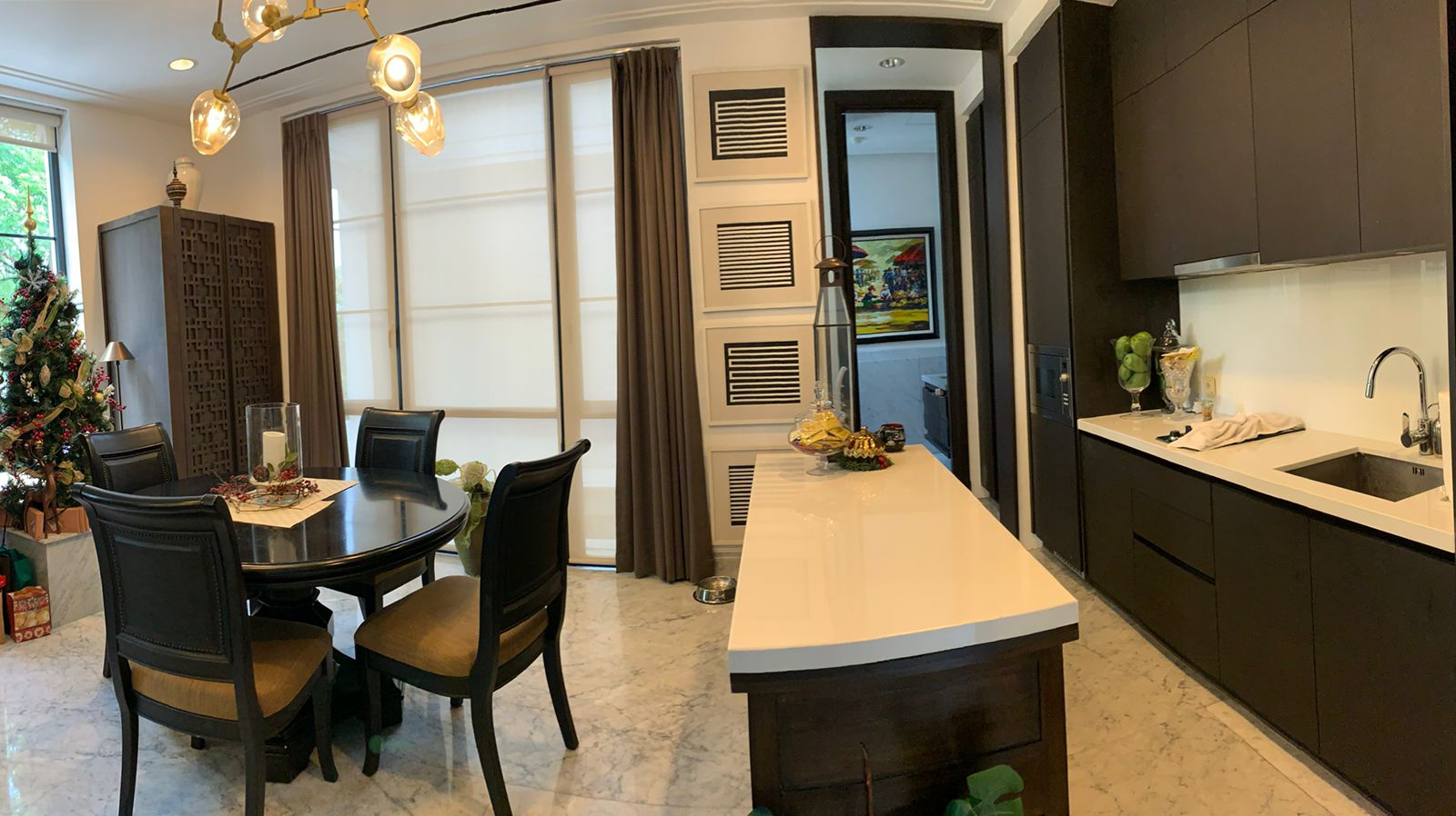 JUAL RUMAH MEWAH DESIGN AMERICAN CLASSIC DI KEMANG, JAKARTA