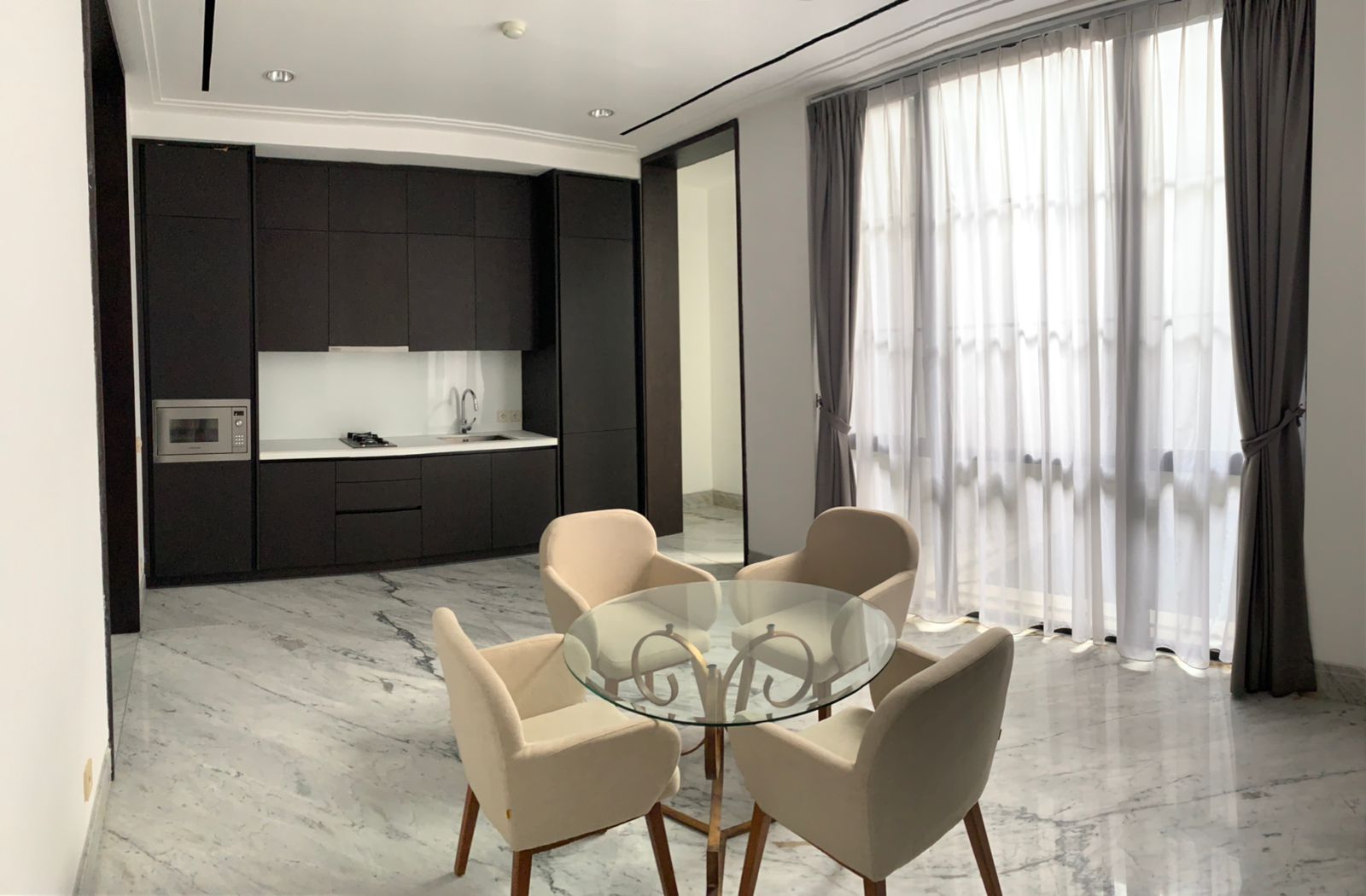 JUAL RUMAH MEWAH DESIGN AMERICAN CLASSIC DI KEMANG, JAKARTA