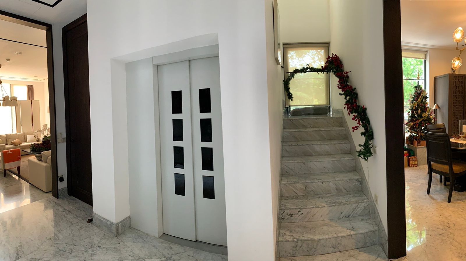 JUAL RUMAH MEWAH DESIGN AMERICAN CLASSIC DI KEMANG, JAKARTA