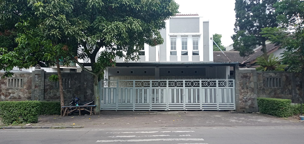 Ruko Dua Lantai Super Strategis di Jl. Arcamanik Endah Bandung