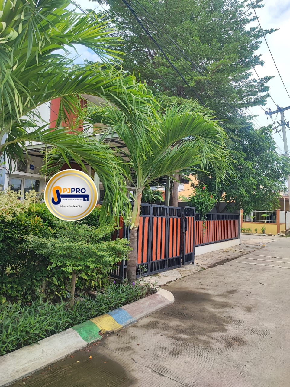 Dijual Rumah Bagus Siaphuni di Grand Mahkota 1