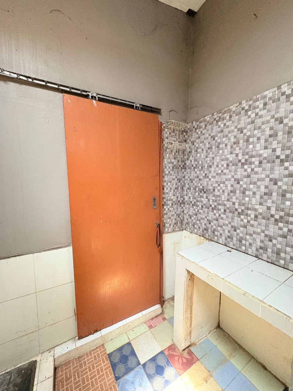 Rumah second luas di Duren Sawit Jakarta Timur