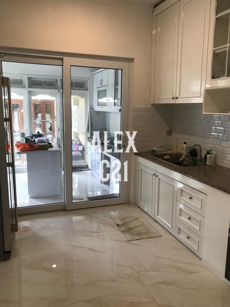 Jual rumah di dekat Pejaten Village, Pejaten Barat, Jakarta