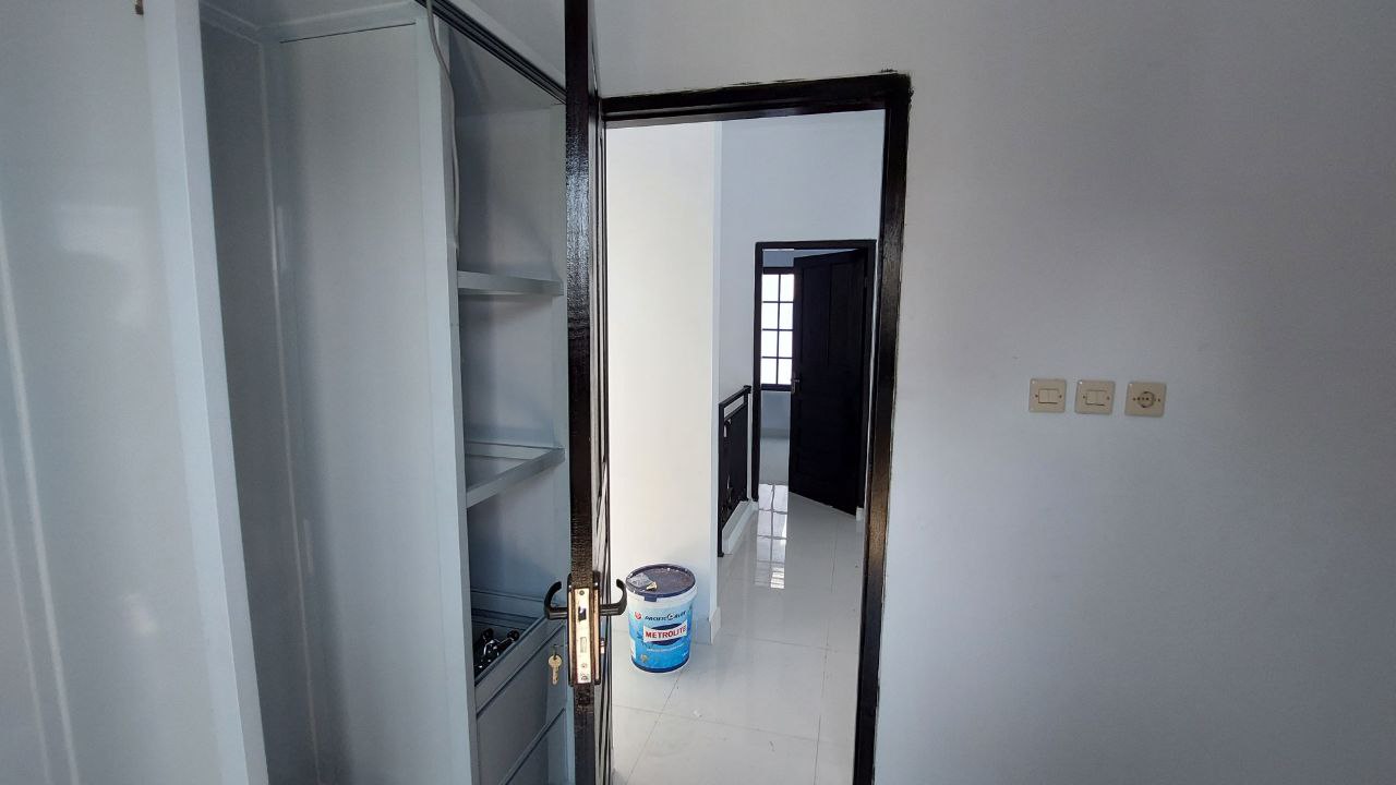 RUMAH DI KOTA DEPOK DEKAT PINTU TOLL CIJAGO