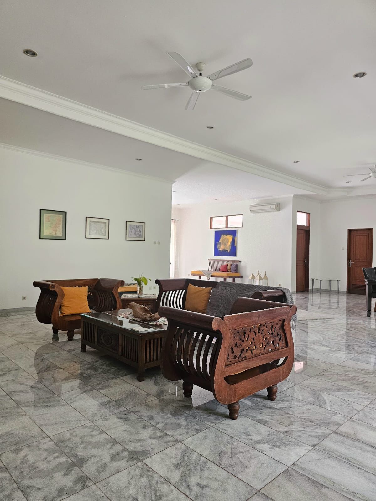 Sewa Rumah mewah dalam komplek di Pejaten Barat, Jakarta Selatan