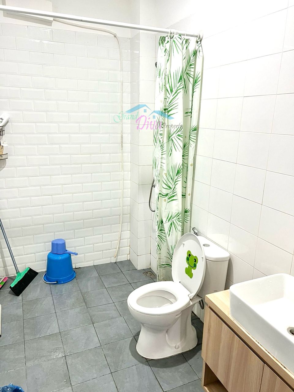 RUMAH DI LEGENDA WISATA CIBUBUR