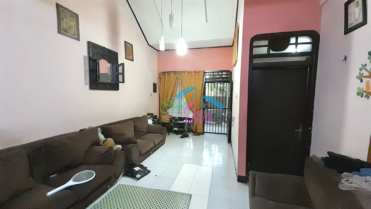 RUMAH 2 LANTAI DENGAN AKSES STASIUN LRT DI PERUMAHAN MASNAGA