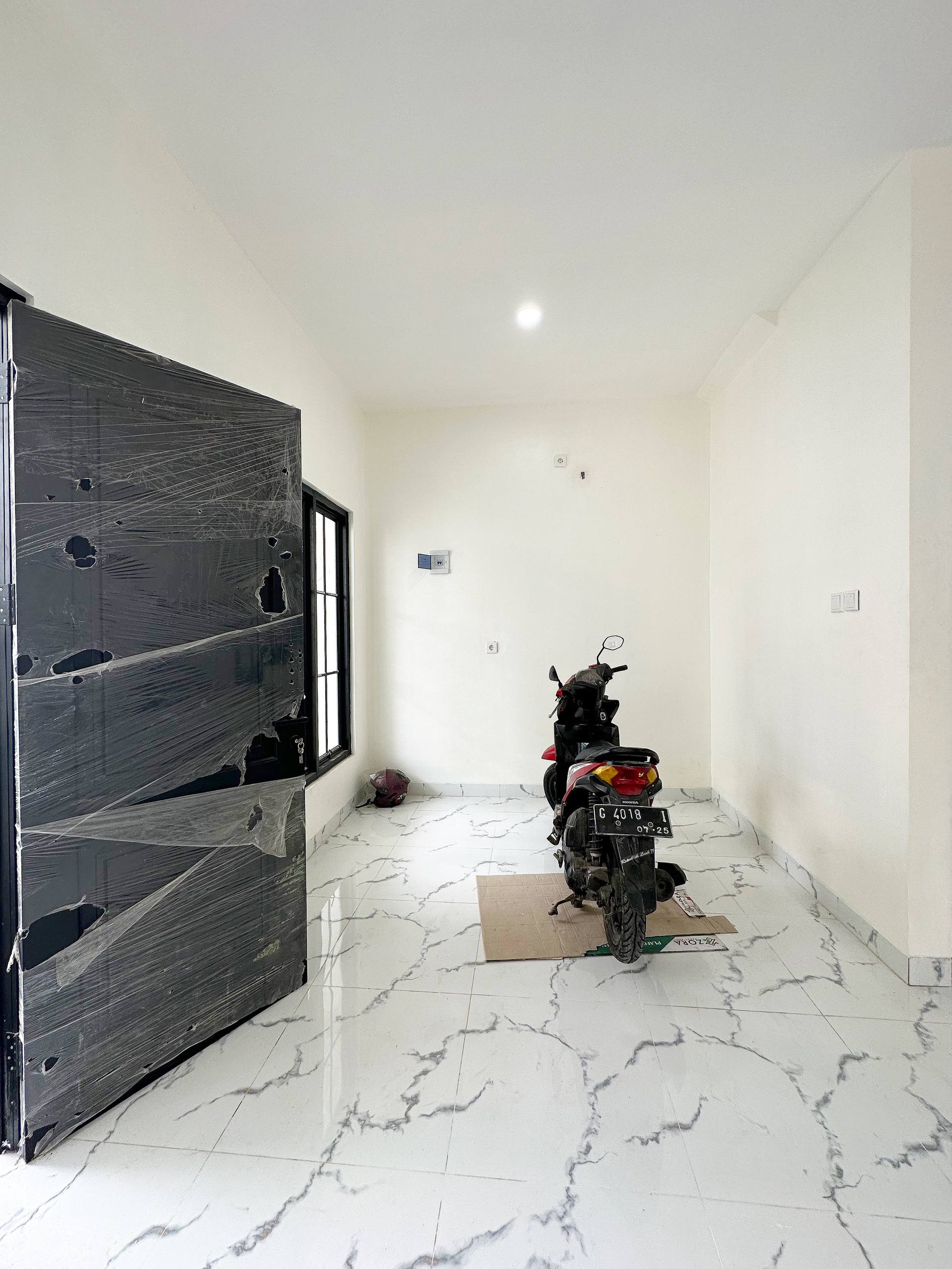 Rumah baru 2lantai di Pasar Minggu Jakarta Selata