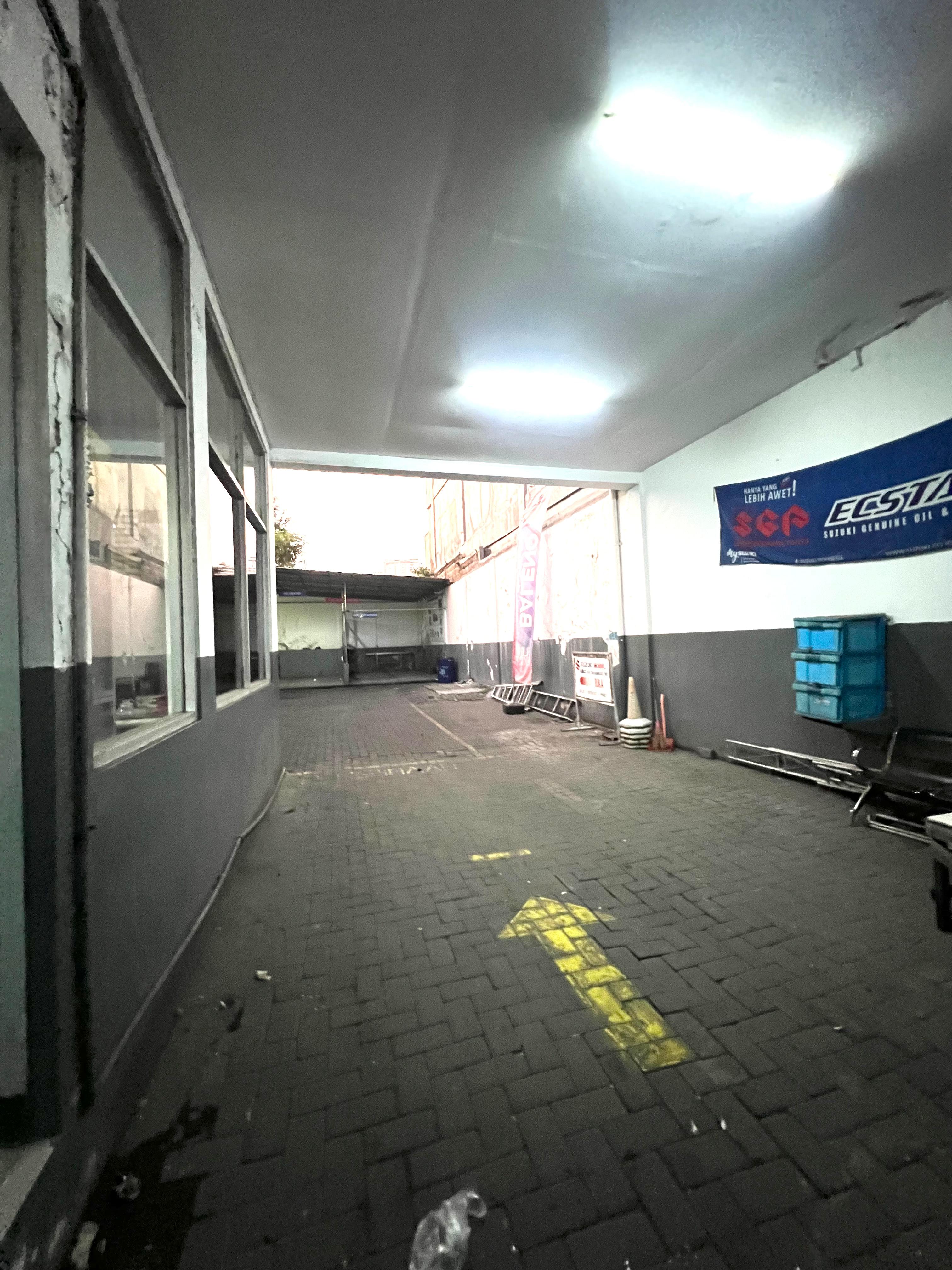 Rumah Usaha Eks Showroom Bengkel Resmi Raya HR Muhammad