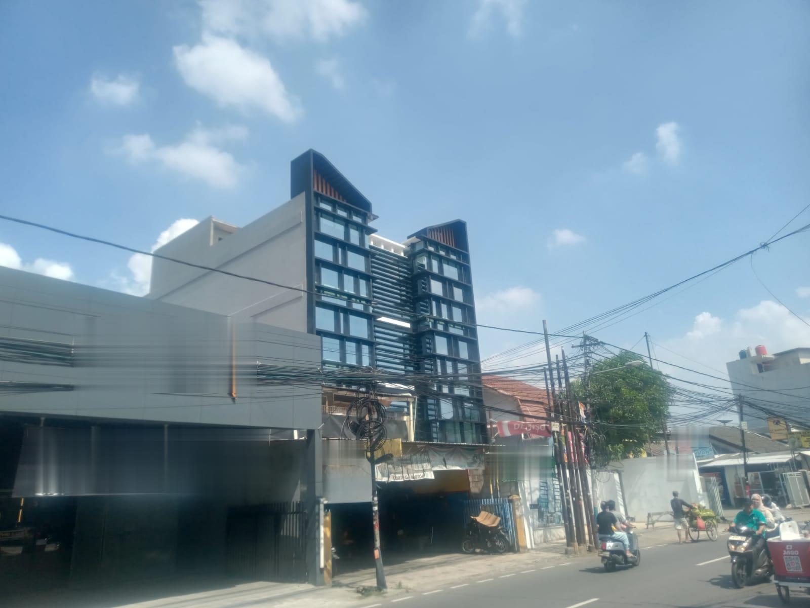 Jual gedung mewah dan strategis di Utan Kayu Raya, Matraman